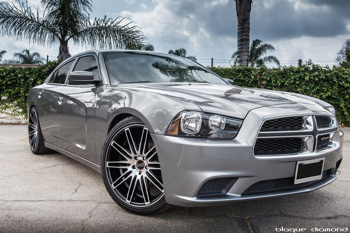 2012 Dodge Charger Fitted With 22 Inch BD-2’s in Matte Graphite Machined Face