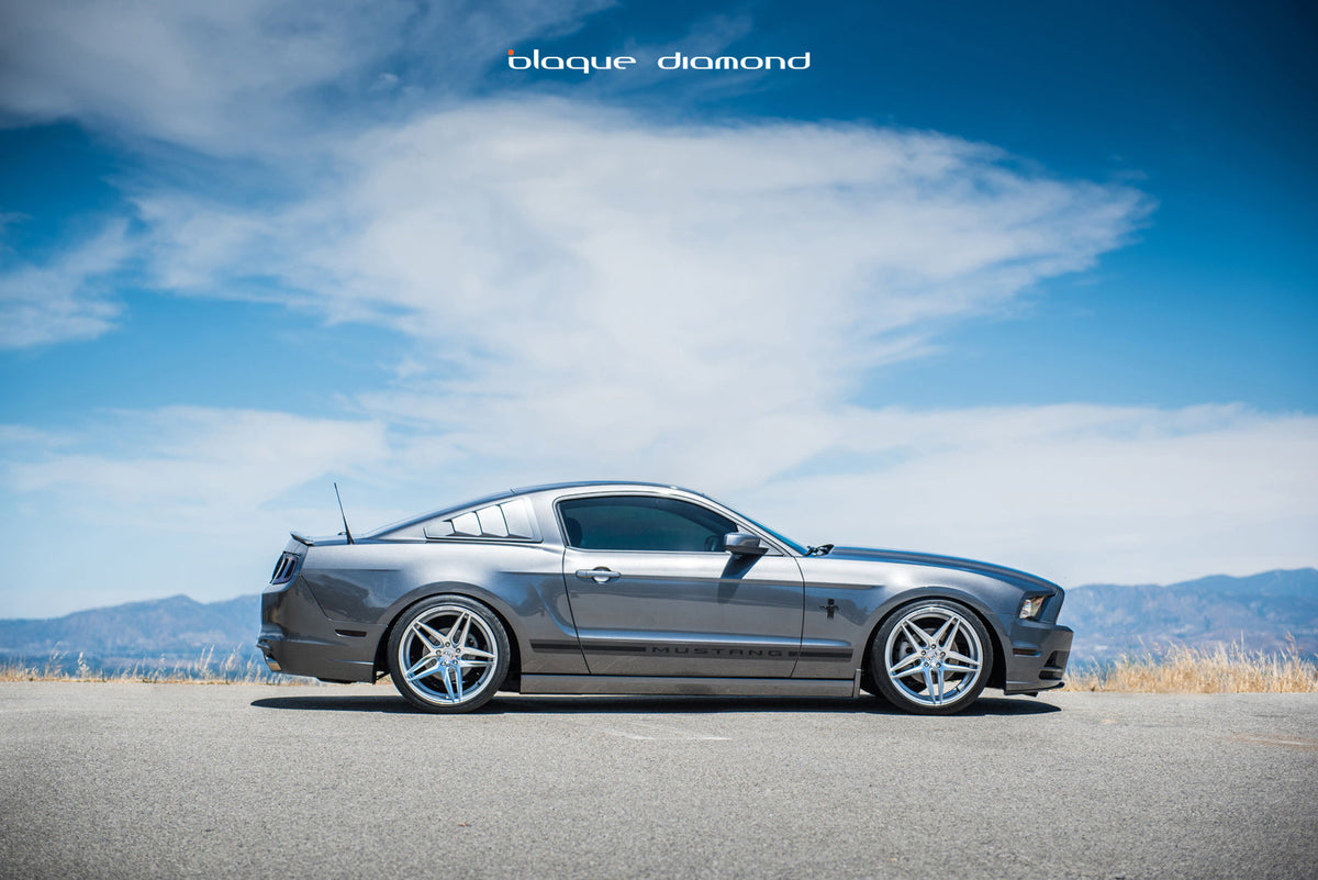 2014 Ford Mustang Fitted with 20 inch BD-8’s in Silver