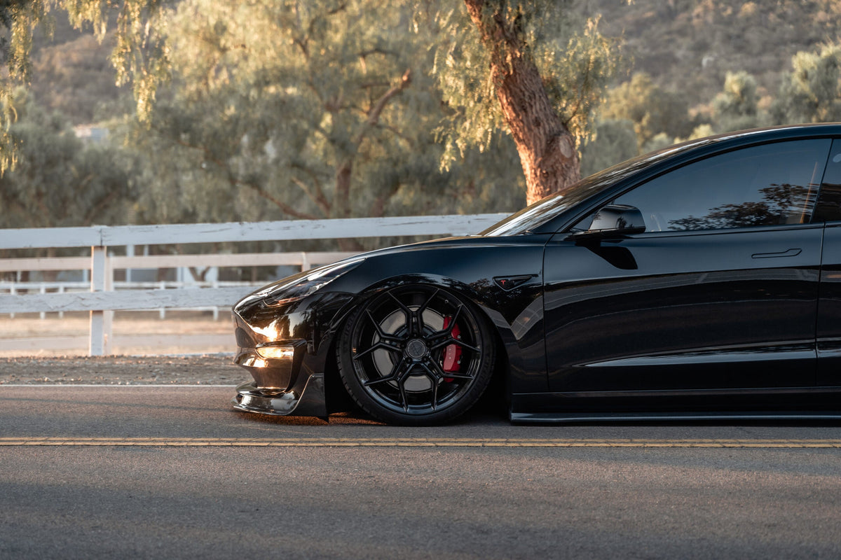 All Black and Bagged Tesla Model 3 – Blaque Diamond BD-F25