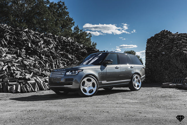 2018 Range Rover HSE fitted with 24″ Blaque Diamond BD-77s in Silver with Brushed Face