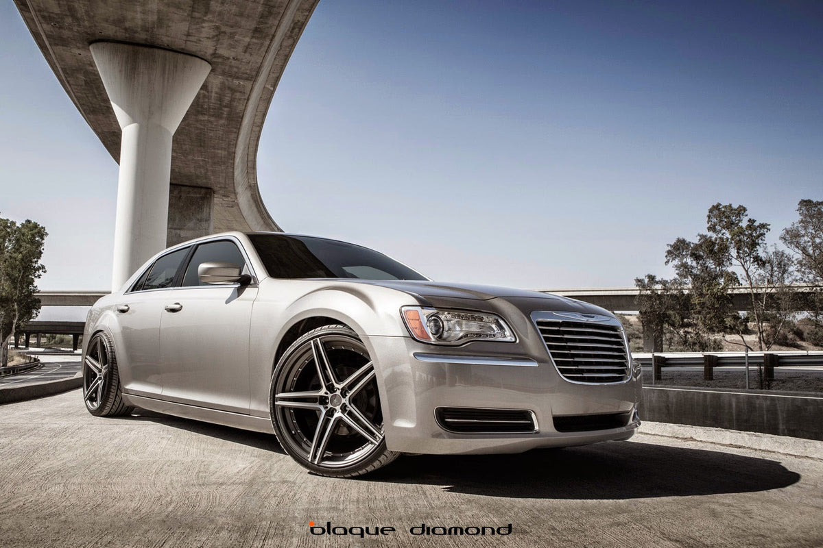 2012 Chrysler 300C with 22 Inch BD-6 Wheels