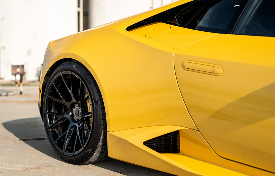 A 2017 Huracan on Blaque Diamond BD-F18 on Gloss Black Wheels