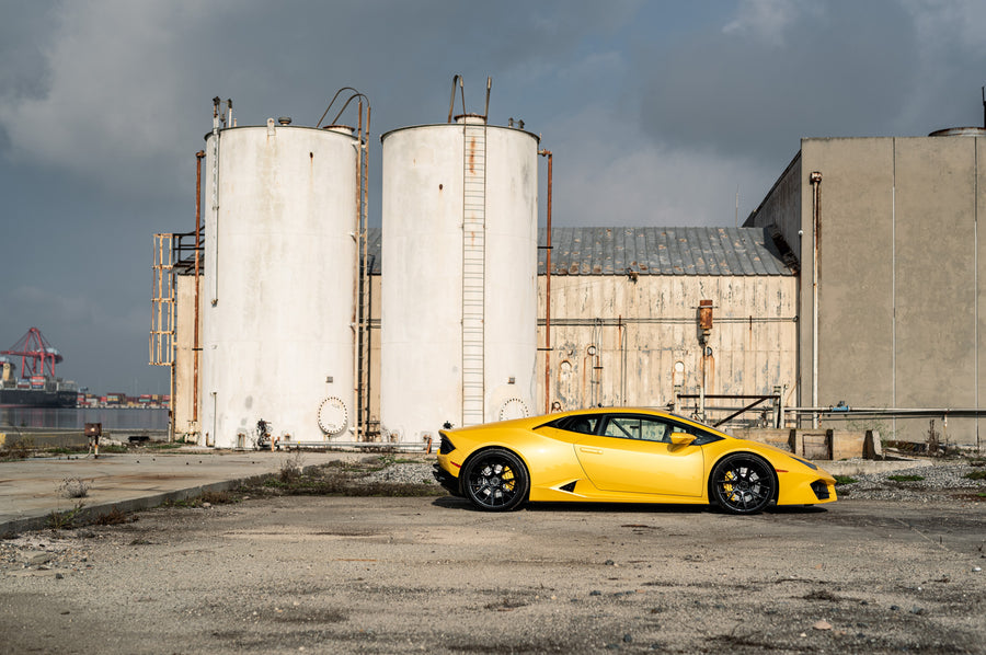A 2017 Huracan on Blaque Diamond BD-F18 on Gloss Black Wheels