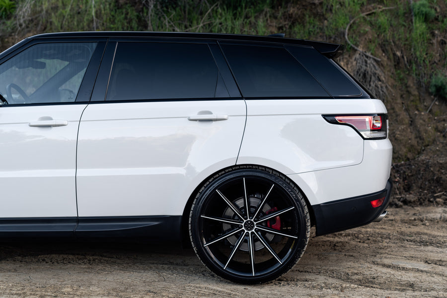 A 2018 Range Rover Sport on 20 Inch Blaque Diamond BD-11 Gloss Black Wheels