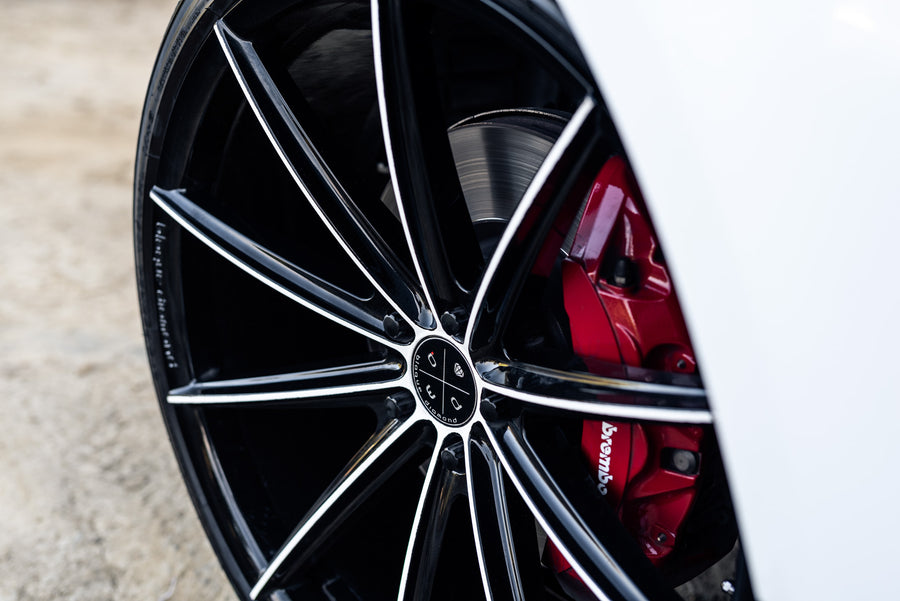 A 2018 Range Rover Sport on 20 Inch Blaque Diamond BD-11 Gloss Black Wheels