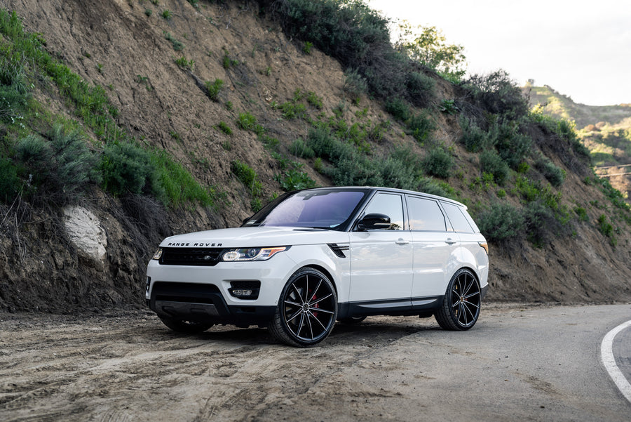 A 2018 Range Rover Sport on 20 Inch Blaque Diamond BD-11 Gloss Black Wheels