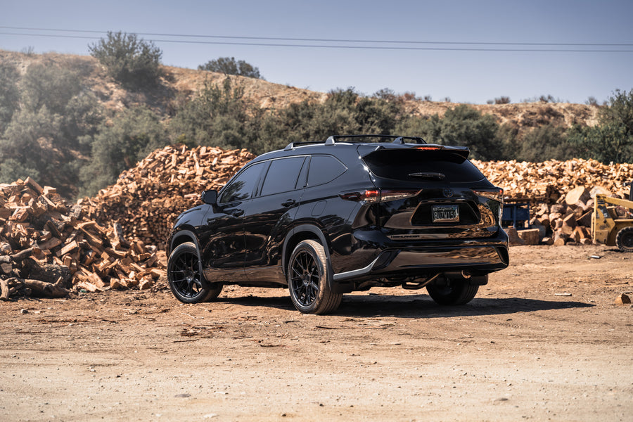 A 2021 Toyota Highlander on Blaque Diamond BD-F18 Gloss Black Wheels