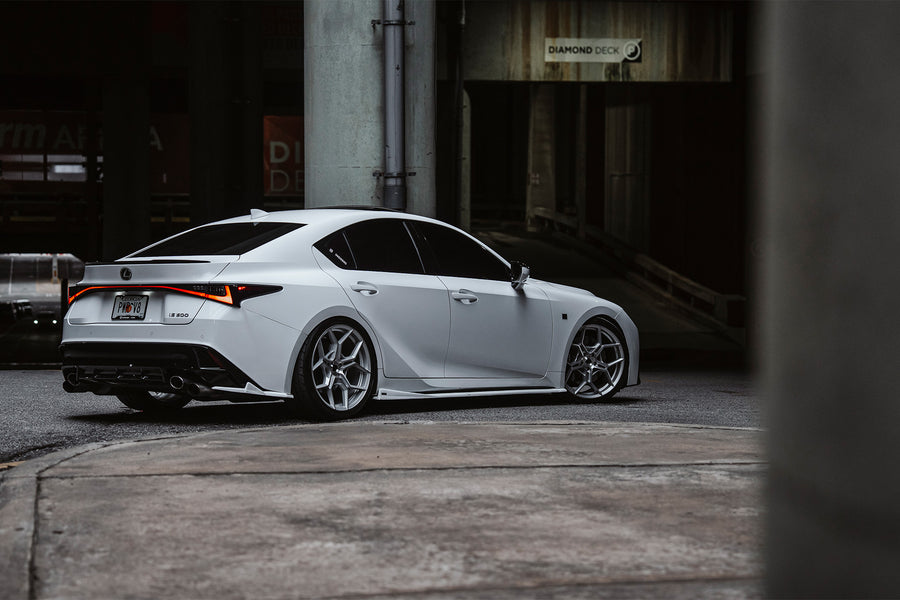 2023 Lexus IS500