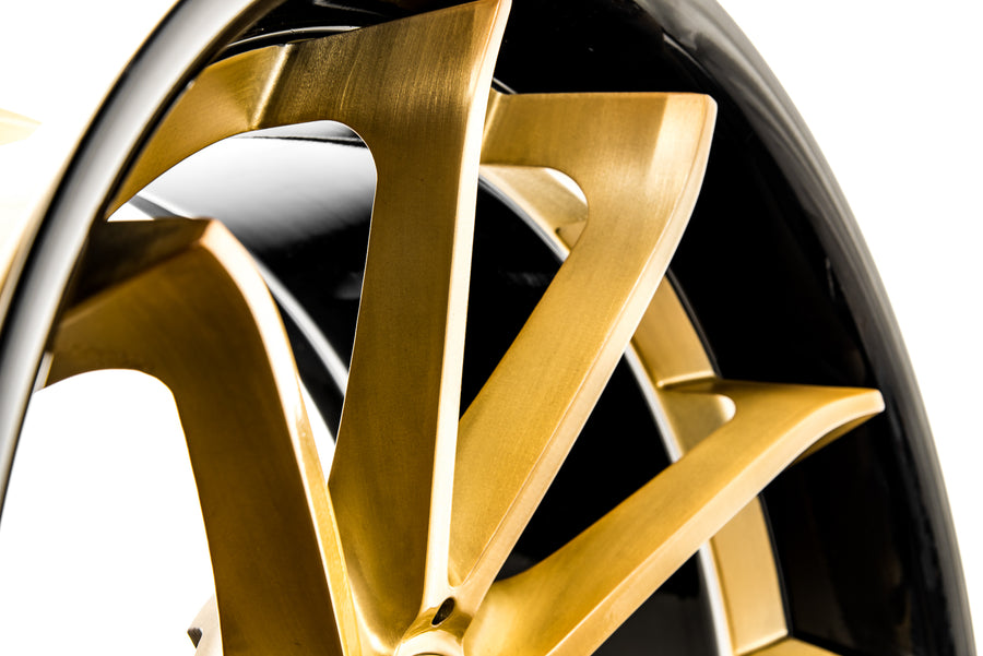 BD23 Brushed Double Gold Face w/ Gloss Black Lip | Classic Series Wheel