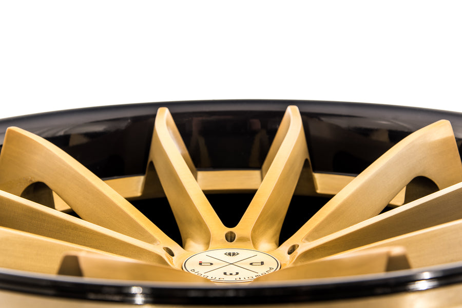 BD23 Brushed Double Gold Face w/ Gloss Black Lip | Classic Series Wheel