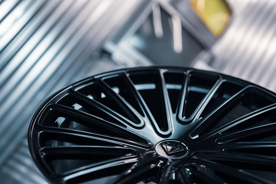 BD715 Gloss Black