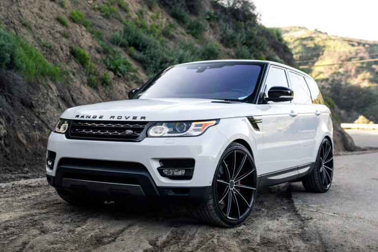 A 2018 Range Rover Sport on 20 Inch Blaque Diamond BD-11 Gloss Black Wheels