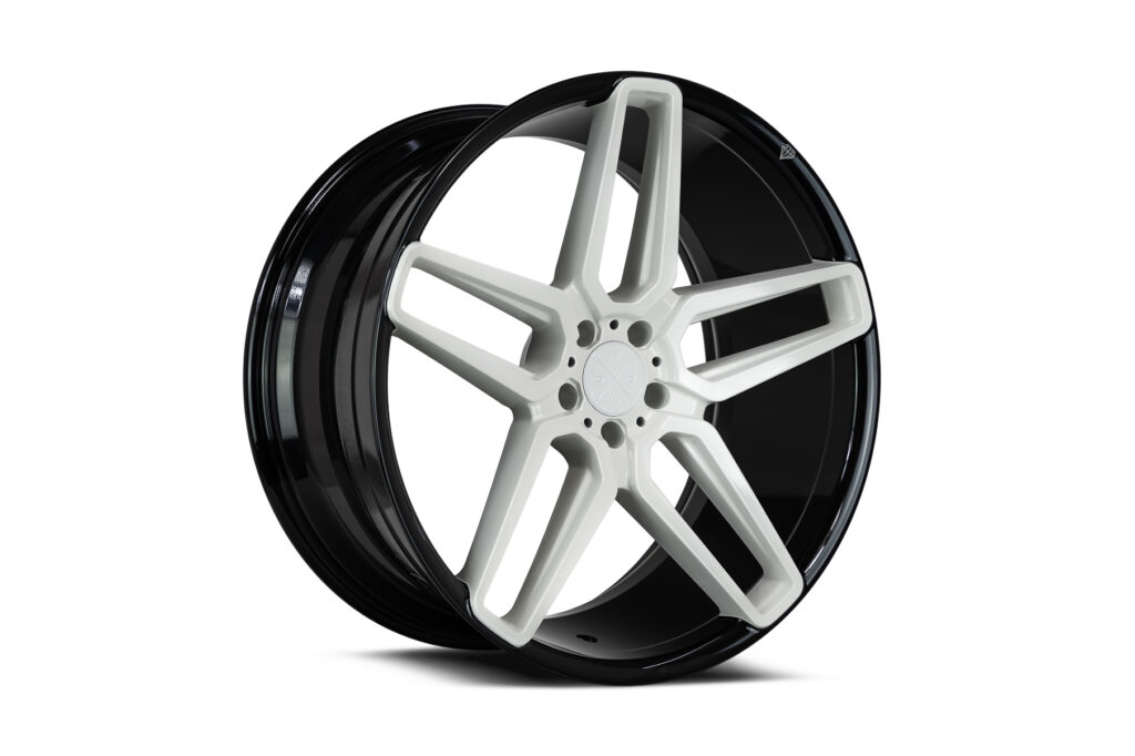 Blaque Diamond BD-17-5 Silver Machined with Gloss Black Face Classic Series Wheel Product Photo