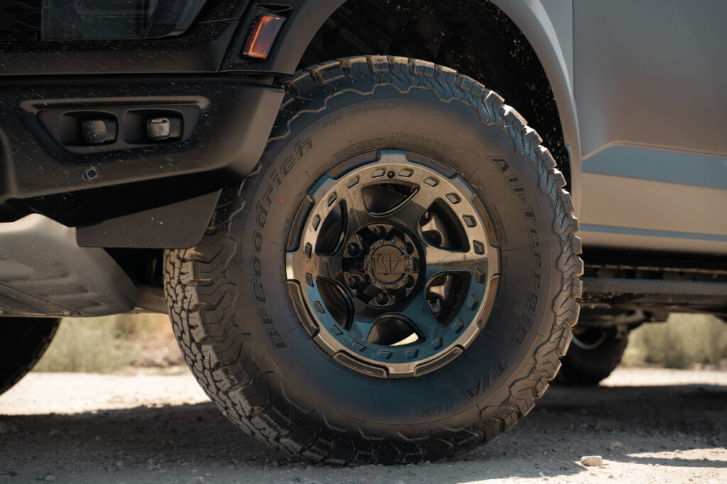 A 2022 Ford Raptor Blaque Diamond BD-O728 Tinted Machined Black Wheels