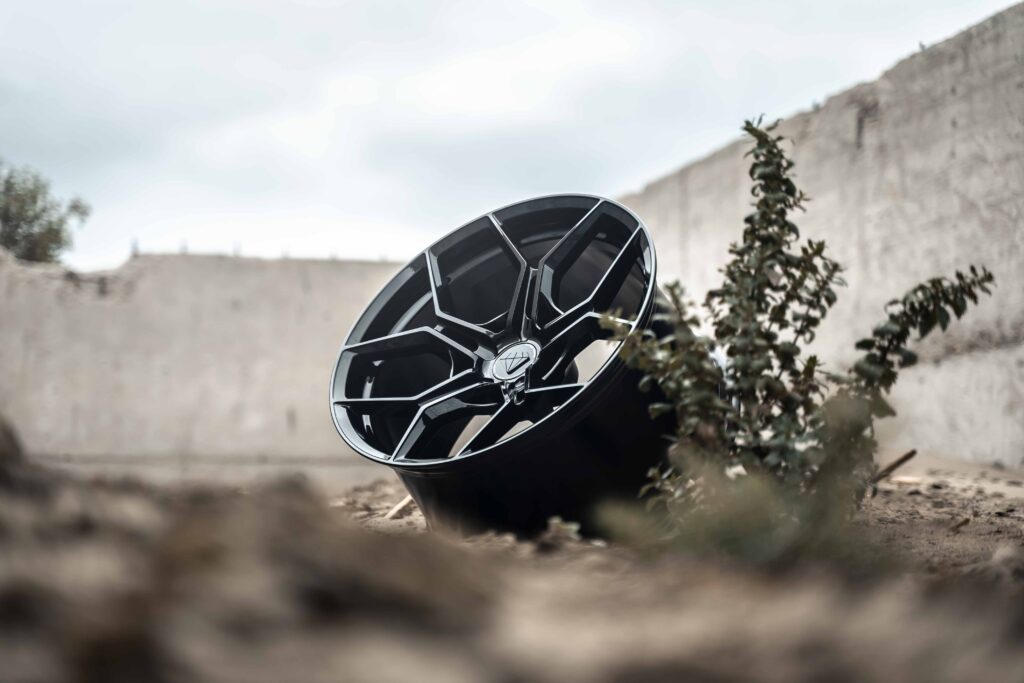 Blaque Diamond Gloss Black BD-F25 Wheel in Rubble