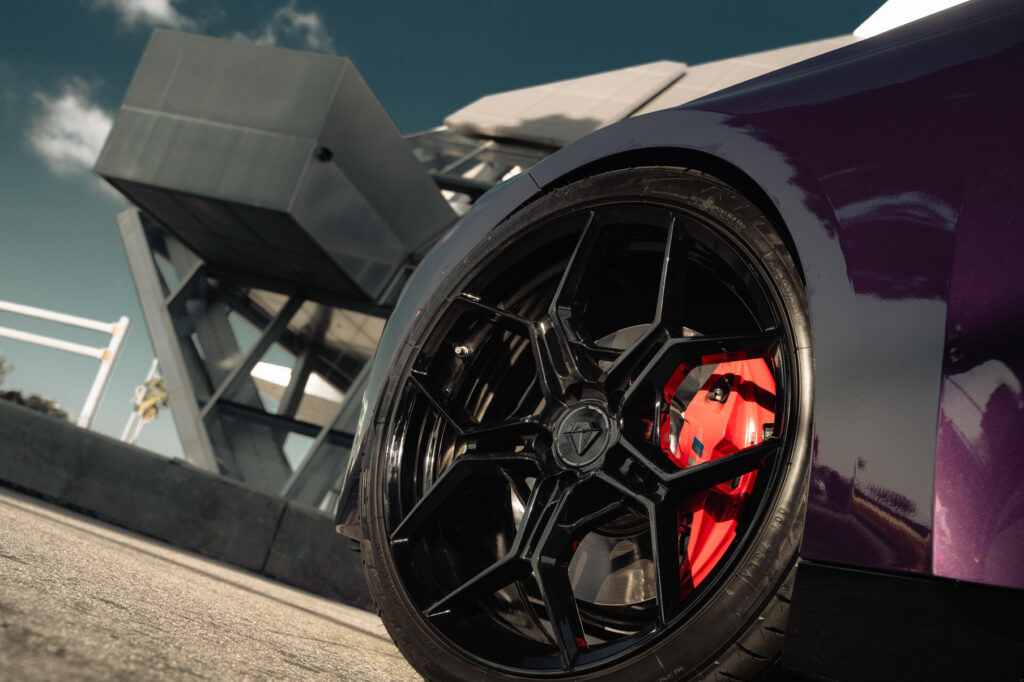 2020 C8 Corvette on custom finished F25 wheels - Blaque Diamond Wheels